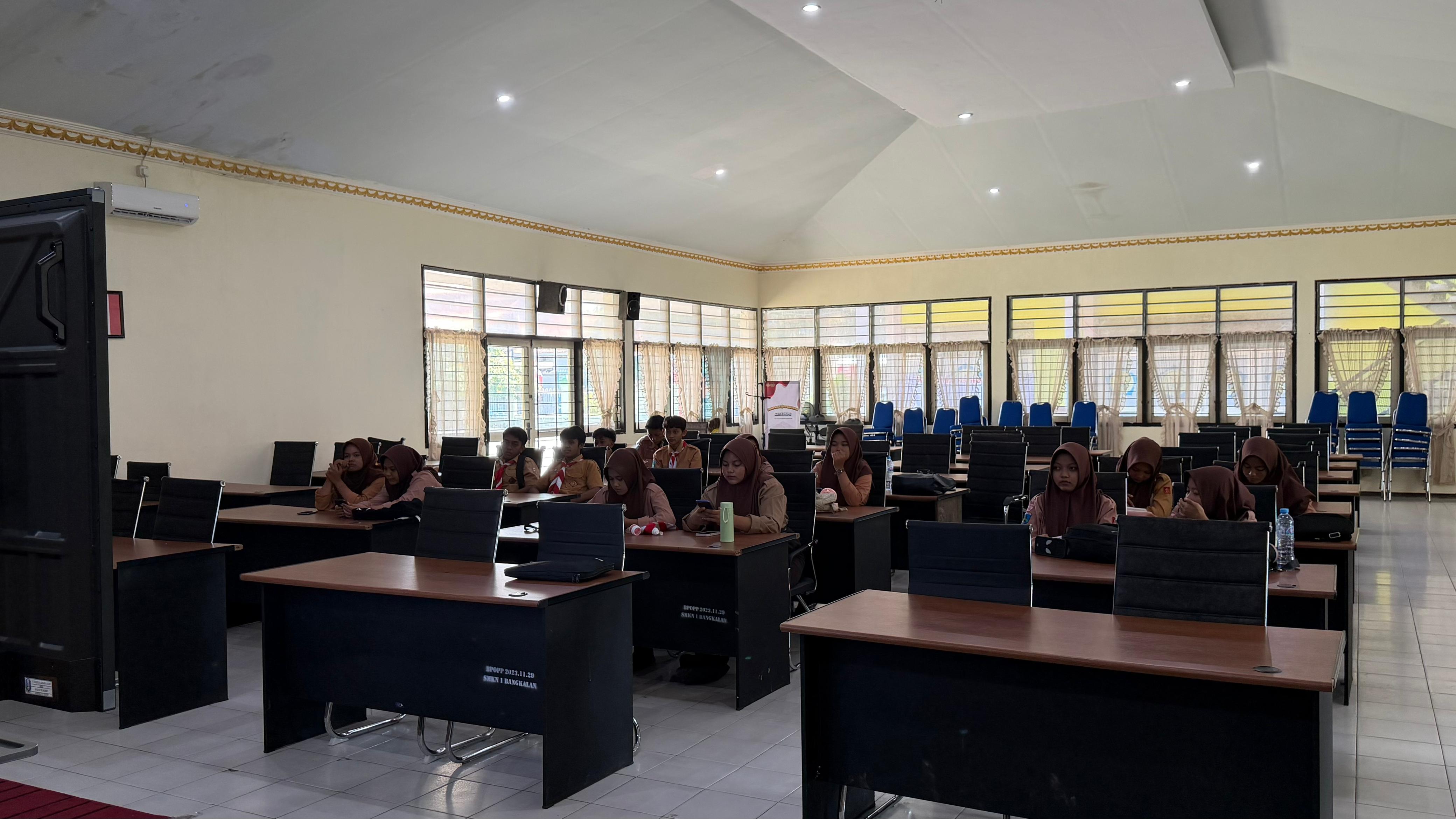 Dimentori PT Home Center Indonesia, Sales Class SMKN 1 Bangkalan Siap 